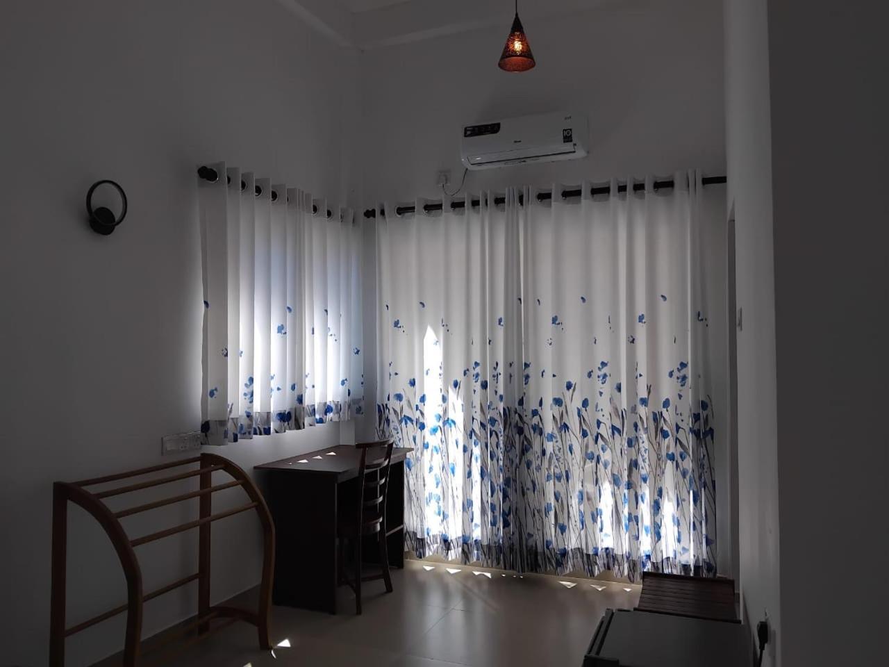 كاندي White Lodge المظهر الخارجي الصورة