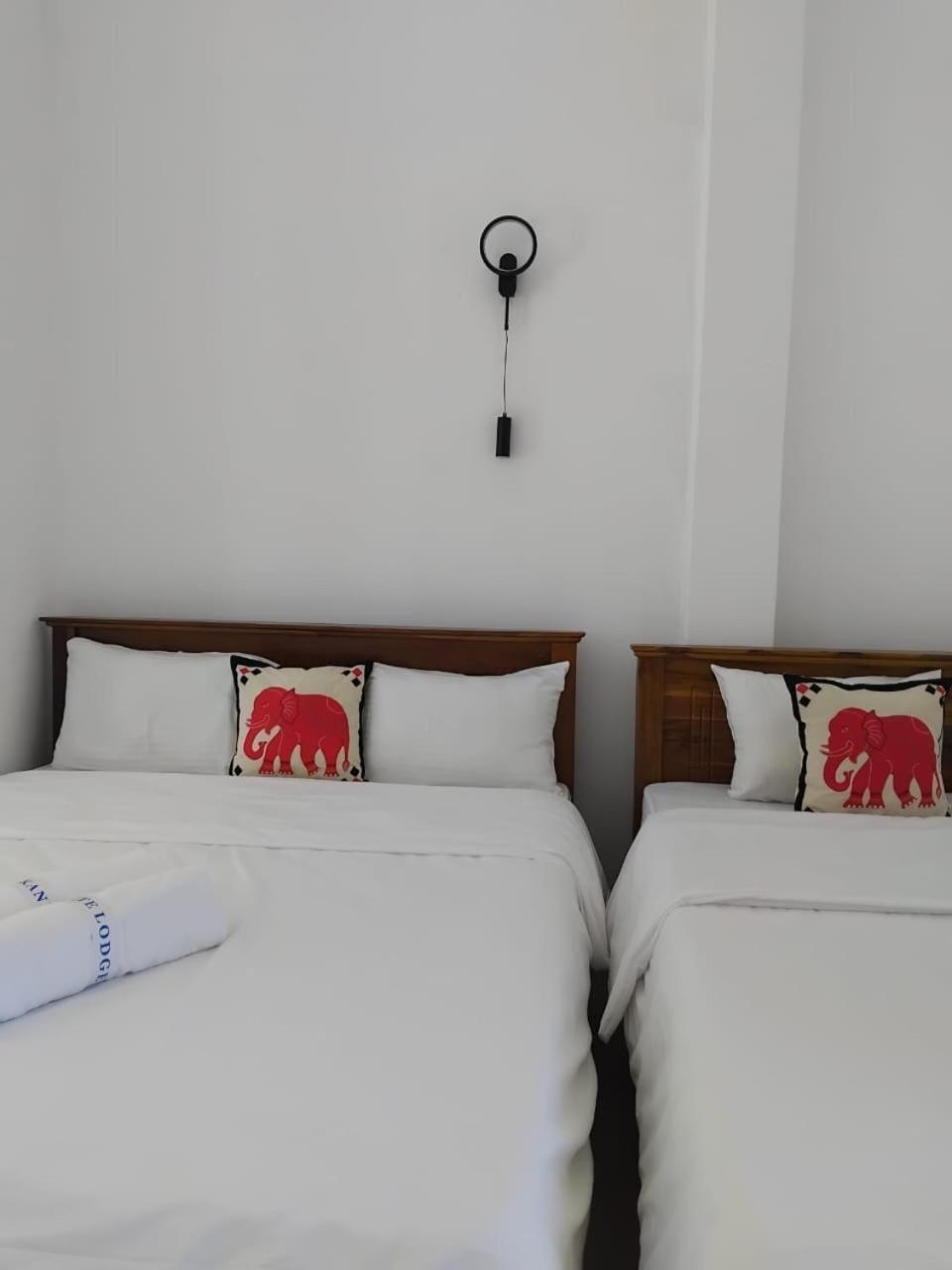 كاندي White Lodge المظهر الخارجي الصورة