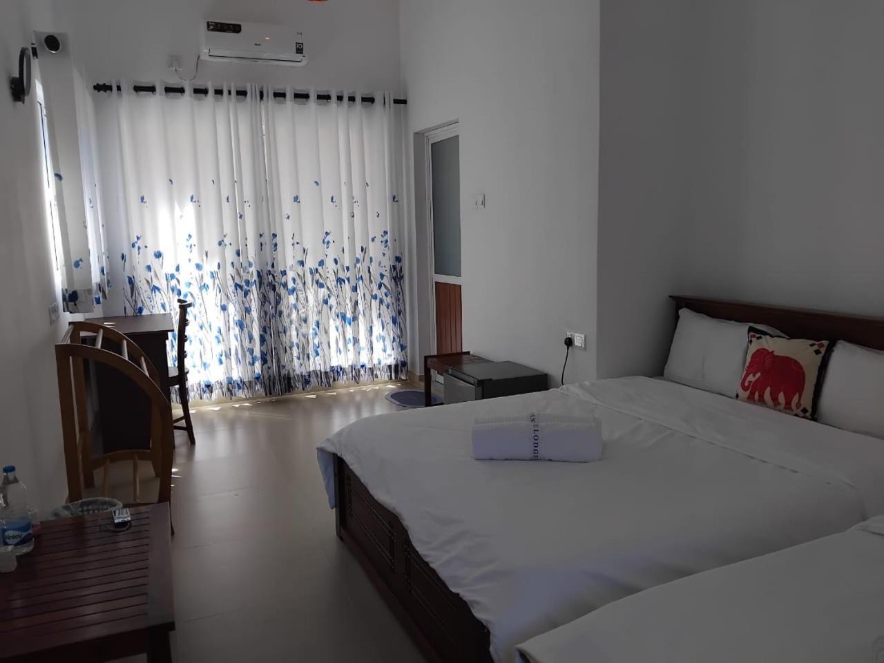 كاندي White Lodge المظهر الخارجي الصورة