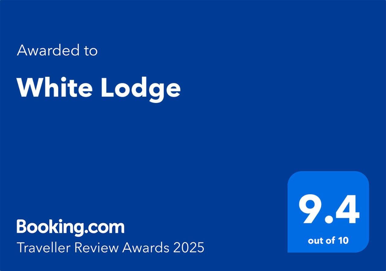 كاندي White Lodge المظهر الخارجي الصورة